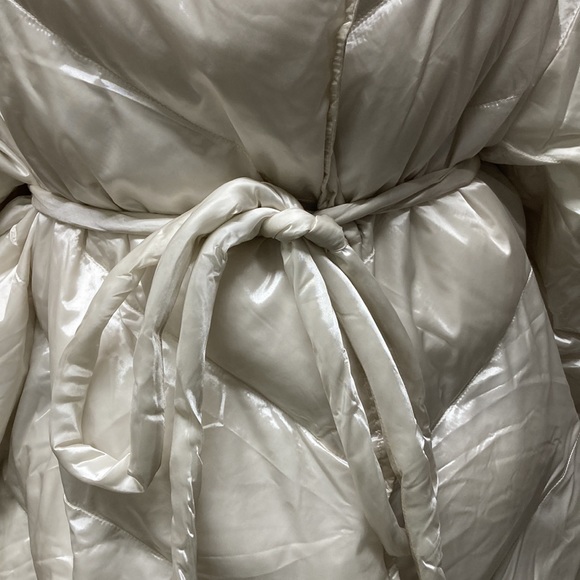 Brand New! Women’s cream puffer jacket- Ava and ViV size 4X - Picture 6 of 10